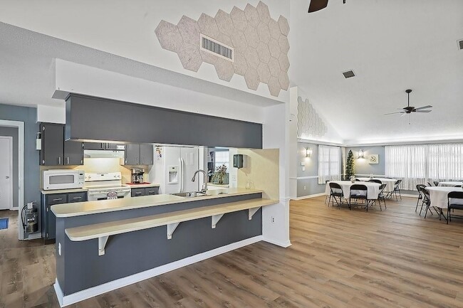 Building Photo - 6634 Hickorywood Ln