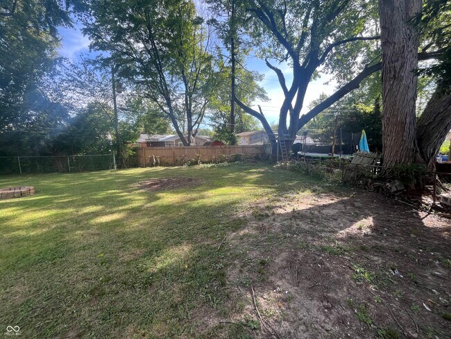 Building Photo - 3831 Bennett Dr