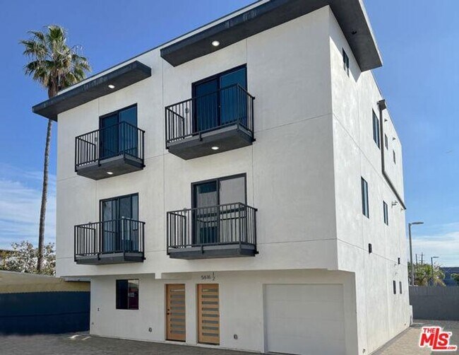 Building Photo - 5616.5 Fulcher Ave