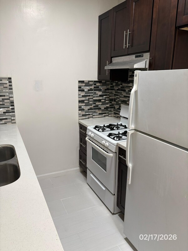 Building Photo - 1523 N McCadden Pl