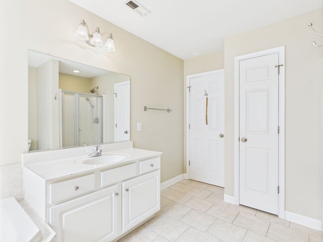 Building Photo - 12017 Hunton Crossing Pl