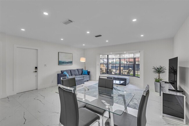 Building Photo - 616 3rd Key Dr