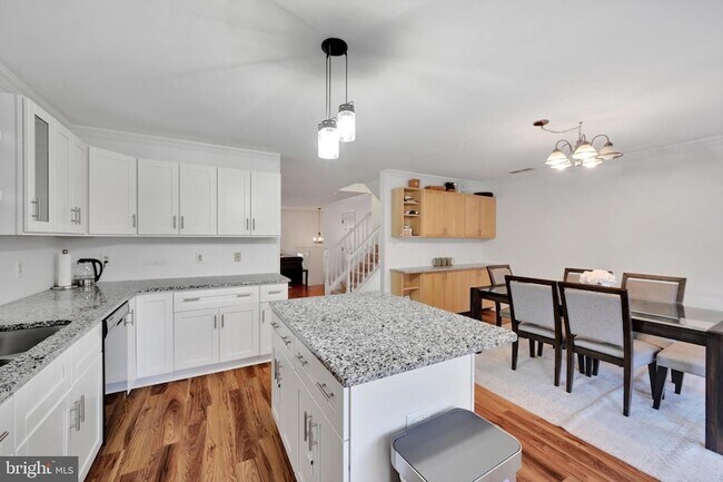 Building Photo - 106 Brookside Dr