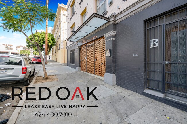 Building Photo - 692 Valencia St