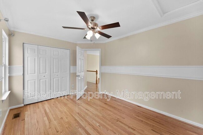 Building Photo - 9140 Worthington Dr