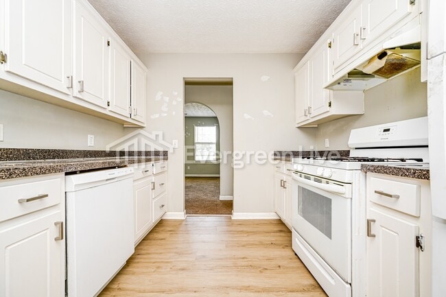 Building Photo - 100 Cody Dr