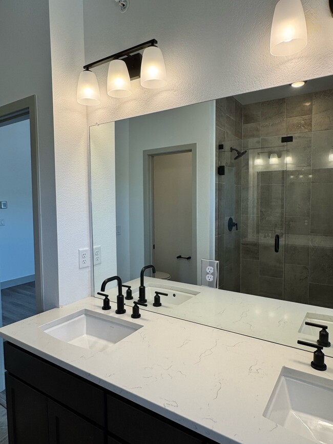 Building Photo - 2865 W 69th Ave