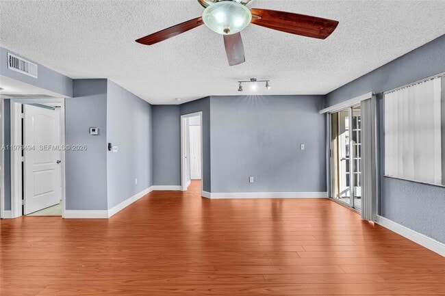 Building Photo - 2810 N Oakland Forest Dr