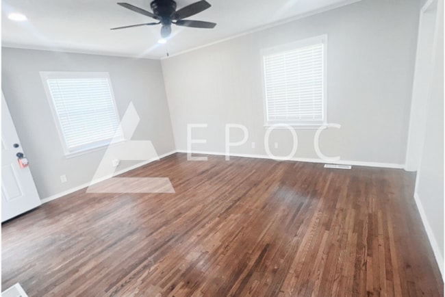 Building Photo - Newly Renovated- 2 Bedroom, 1 Bathroom Ava...