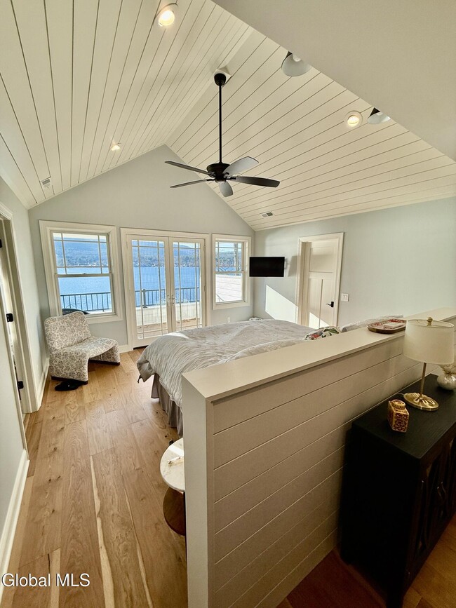 Building Photo - 16 Newton St