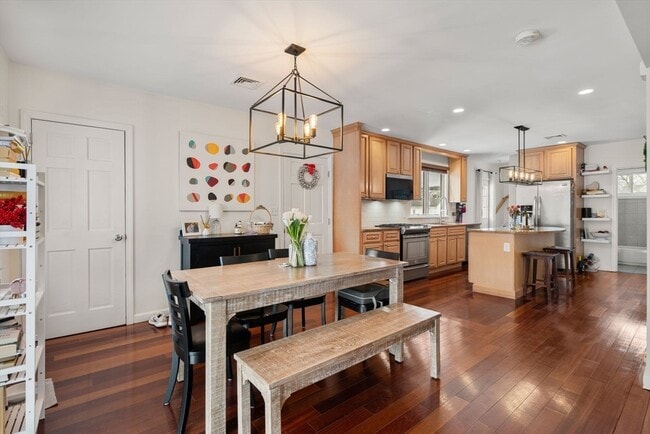 Building Photo - 7 Quincy St