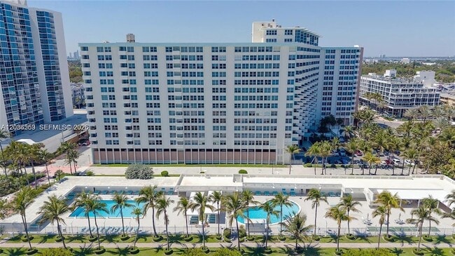Building Photo - 2899 Collins Ave