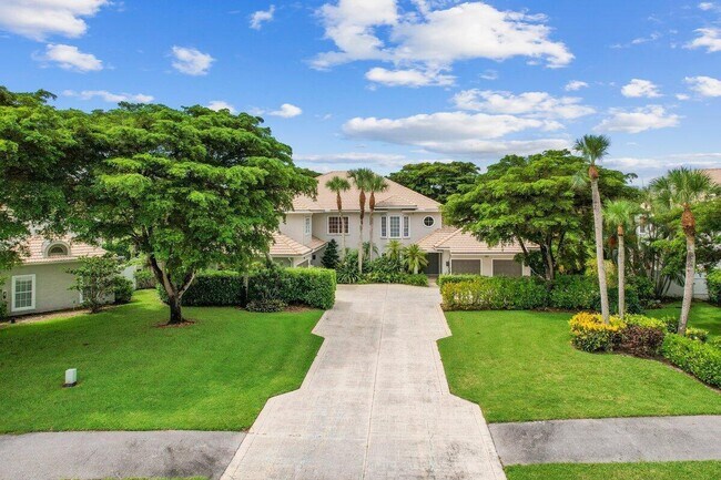 Building Photo - 11839 Pebblewood Dr