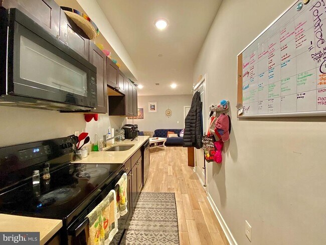 Building Photo - 2020 N Carlisle St