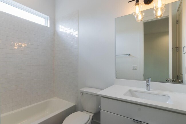 Building Photo - 5841 Dolores St