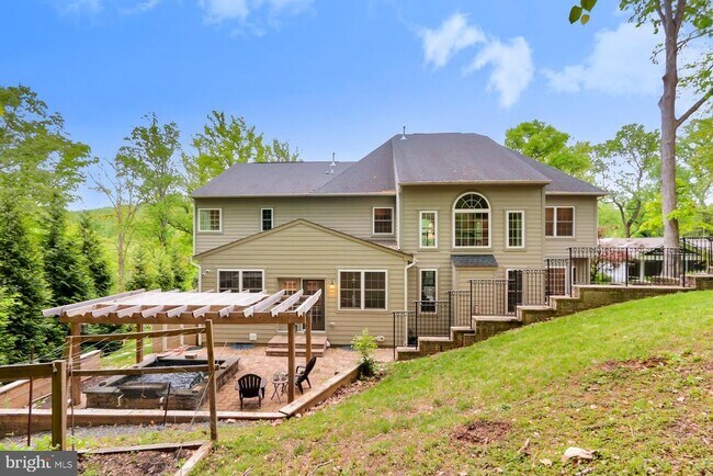 Building Photo - 6526 Dearborn Dr