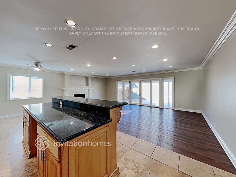 Building Photo - 10249 Lemona Ave