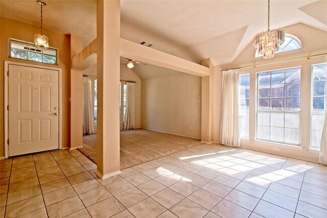 Building Photo - 108 Rio Vista Dr