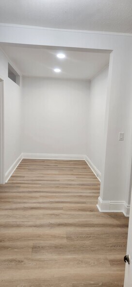 Building Photo - 262 Winchester St