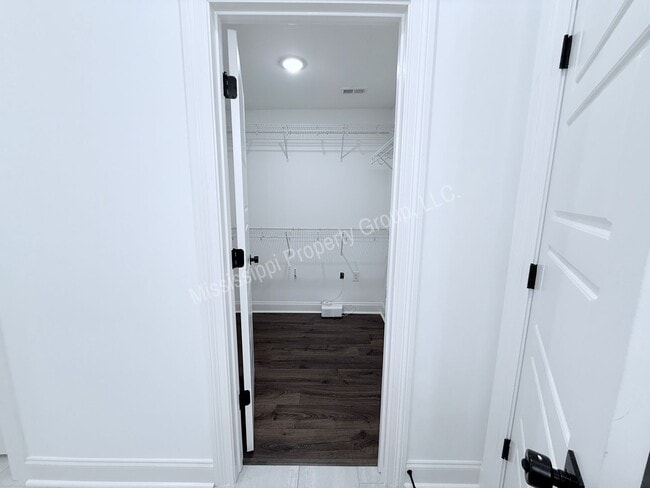 Building Photo - 4BR/4.5BA For Rent