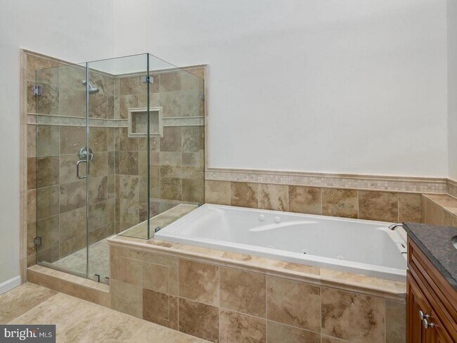 Building Photo - 10723 Gloxinia Dr
