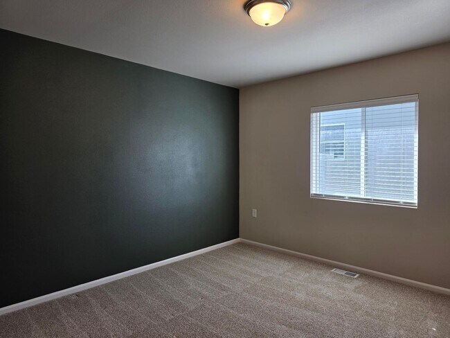 Building Photo - 4 Bedroom Home in Soundview Estates!