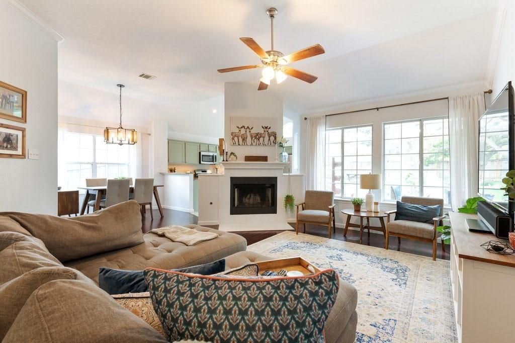 Building Photo - 16303 Lone Wolf Dr