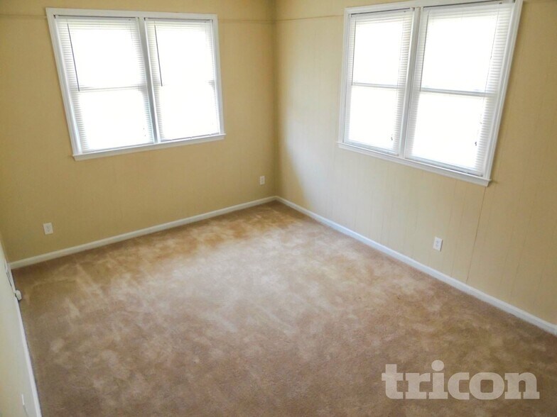 Building Photo - 1679 Cardinal Rd