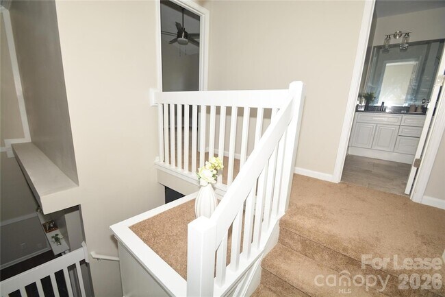 Building Photo - 605 Mountainwater Dr