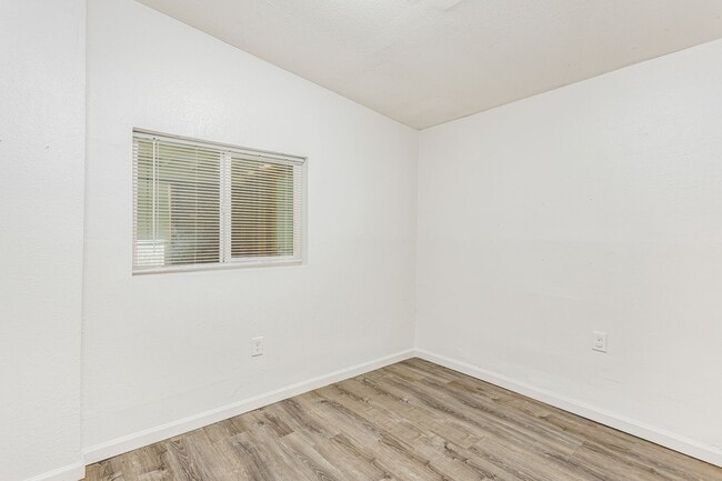 Building Photo - 14993 Yucca Ave