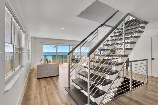 Building Photo - 1194 Hillsboro Mile Unit 1