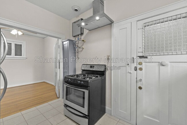 Building Photo - 436 Westmoreland St