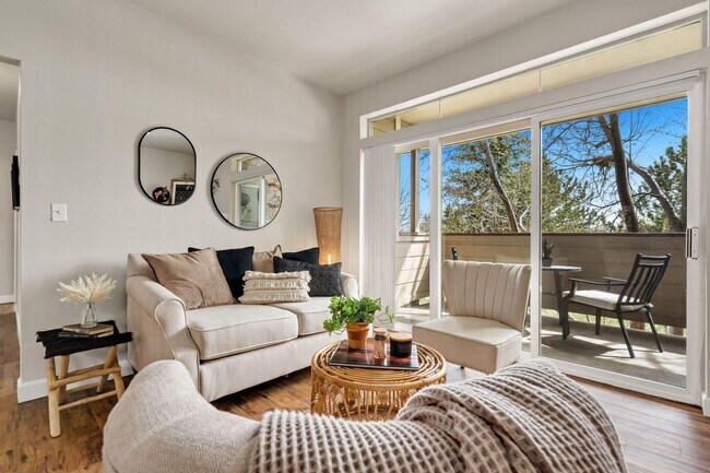 Building Photo - Students Welcome! 3 Bed, 2 Bath Condo in Rockbridge, SE Fort Collins