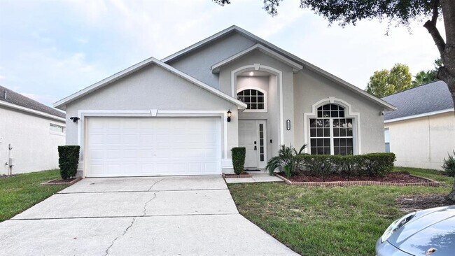 Primary Photo - 334 Grosvenor Loop