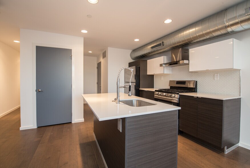 Building Photo - 1441 N 7th St