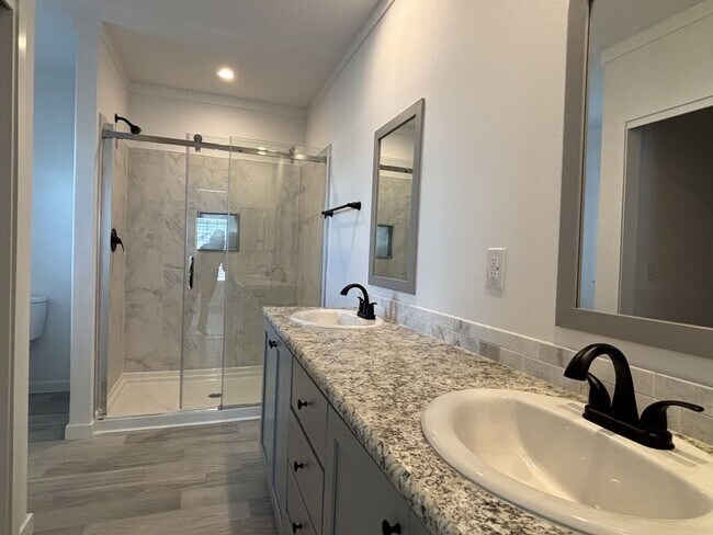 Building Photo - 5646 Blue Harbor Dr