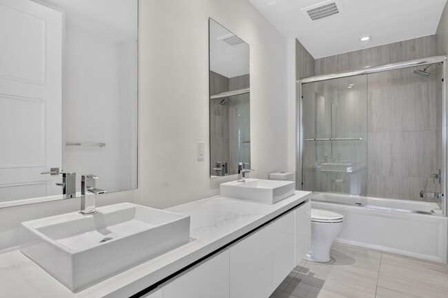 Building Photo - 155 E Boca Raton Rd