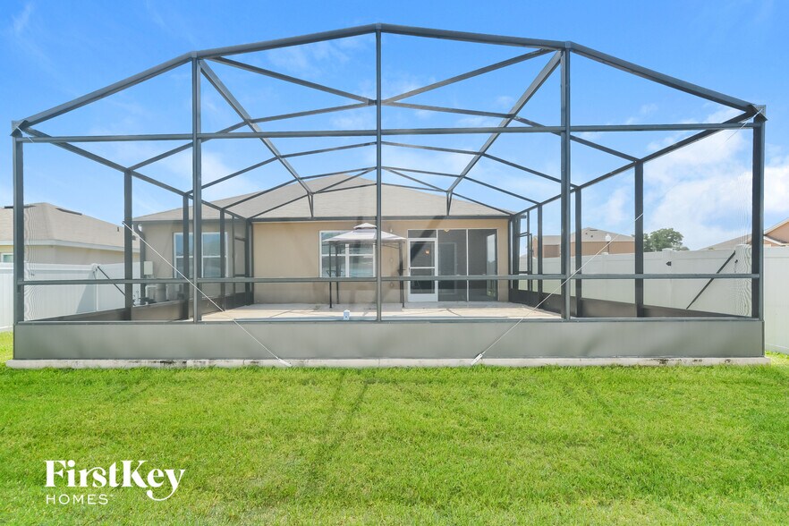 Building Photo - 915 Freedom Blvd