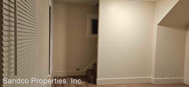 Building Photo - 3 br, 1 bath House - 6437 S Puget Sound Ave