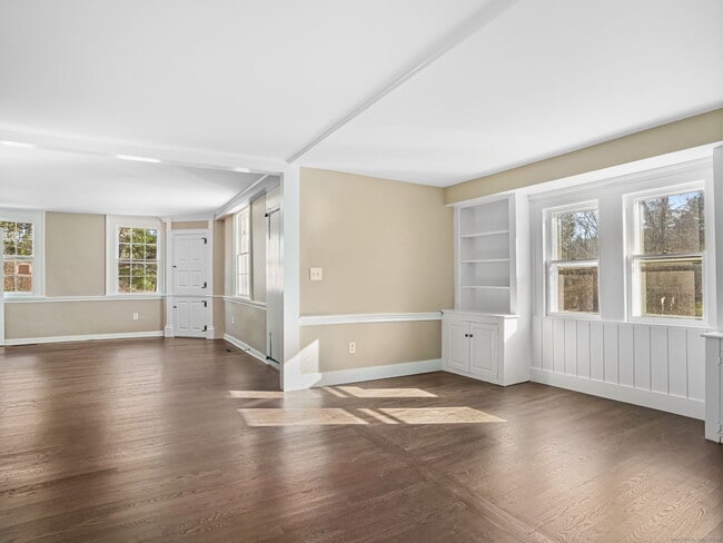 Building Photo - 575 Black Rock Tpke