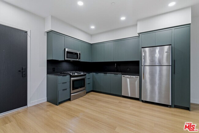 Building Photo - 10601 Washington Blvd