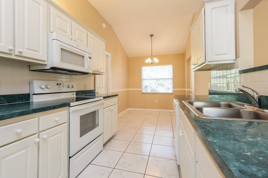 Building Photo - 5009 25th St E