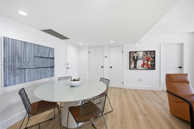 Building Photo - 3546 S Ocean Blvd