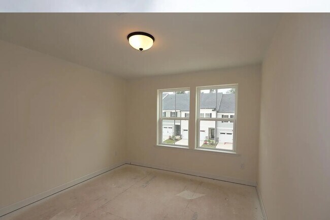 Building Photo - 6973 Doddridge Ln