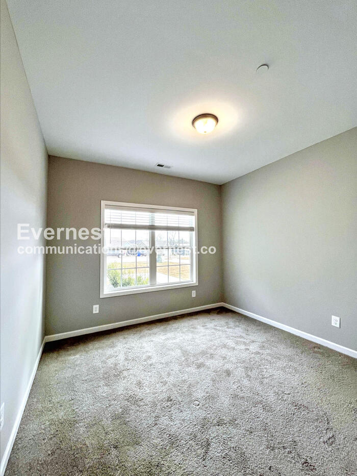 Building Photo - 1413 Pipeline Ave