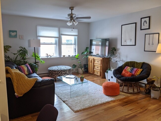 Building Photo - Riverview Apartments -Renovated large 1 BR...