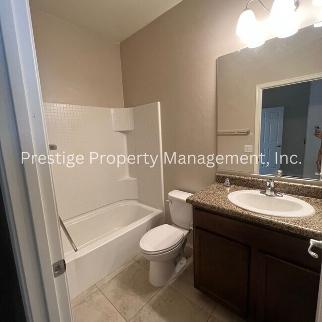 Building Photo - 3BD+Den/3BA Marana Home With Wonderful Community Amenities!