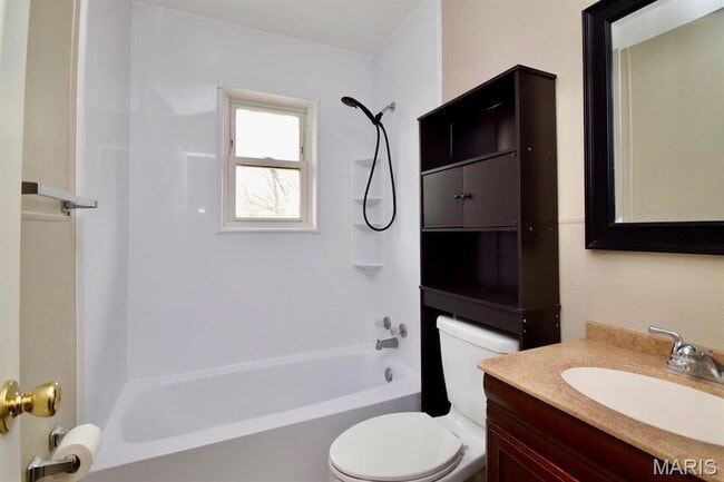 Building Photo - 511 N 5th St