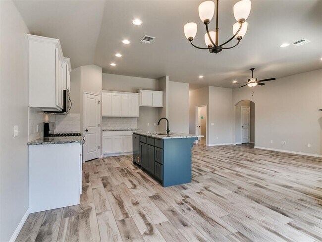 Building Photo - 12028 Rockbed Dr