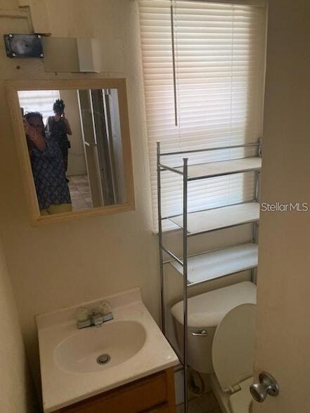 Building Photo - 203 W Wall St